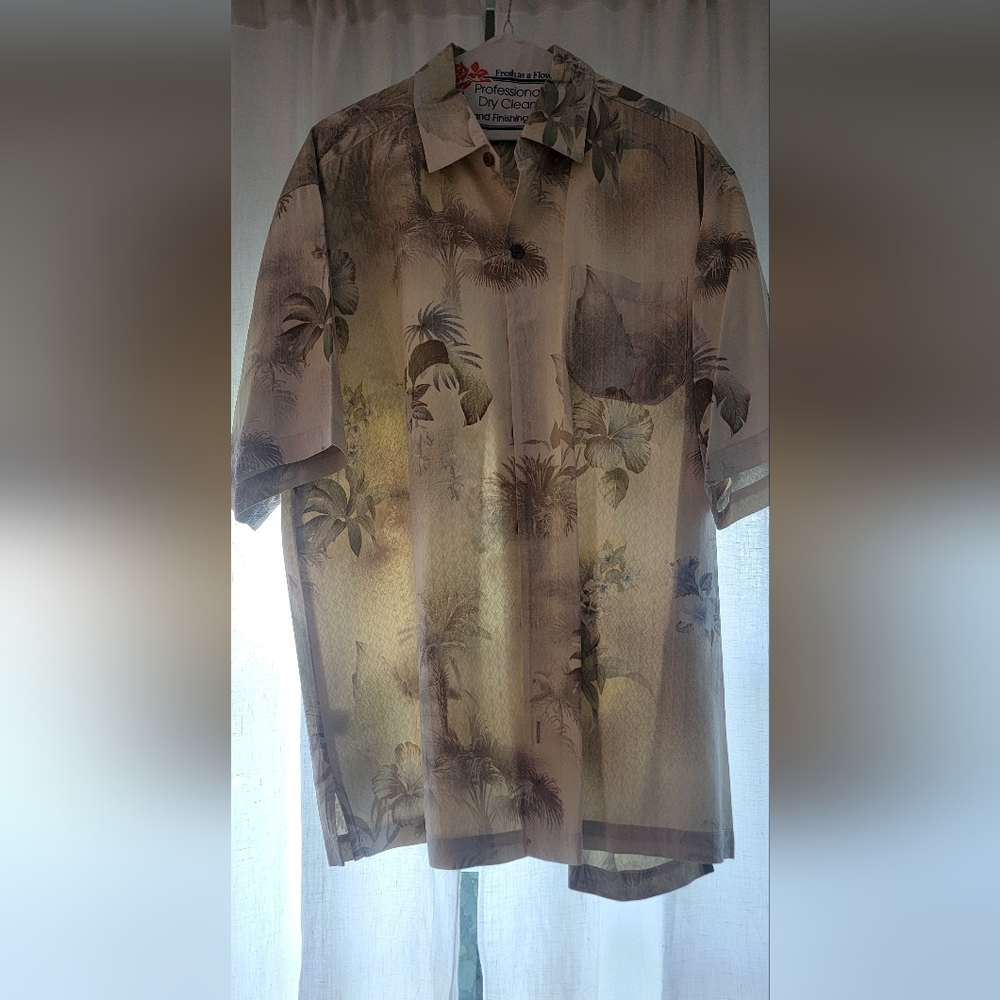 Tommy Bahama Silk Floral Short Sleeve Shirt